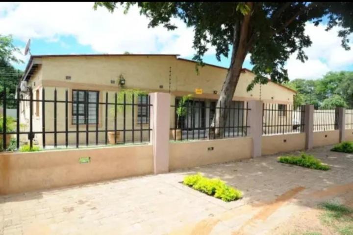 Pillacol Guest House Victoria Falls Zewnętrze zdjęcie