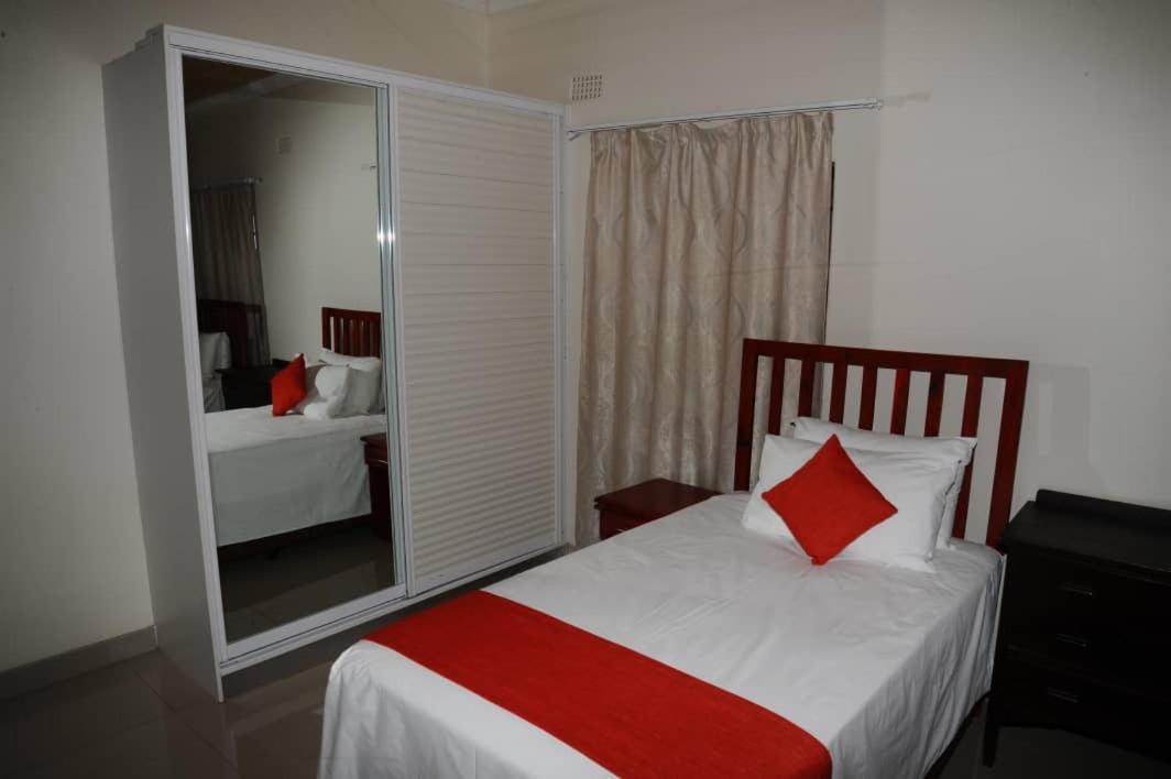 Pillacol Guest House Victoria Falls Zewnętrze zdjęcie